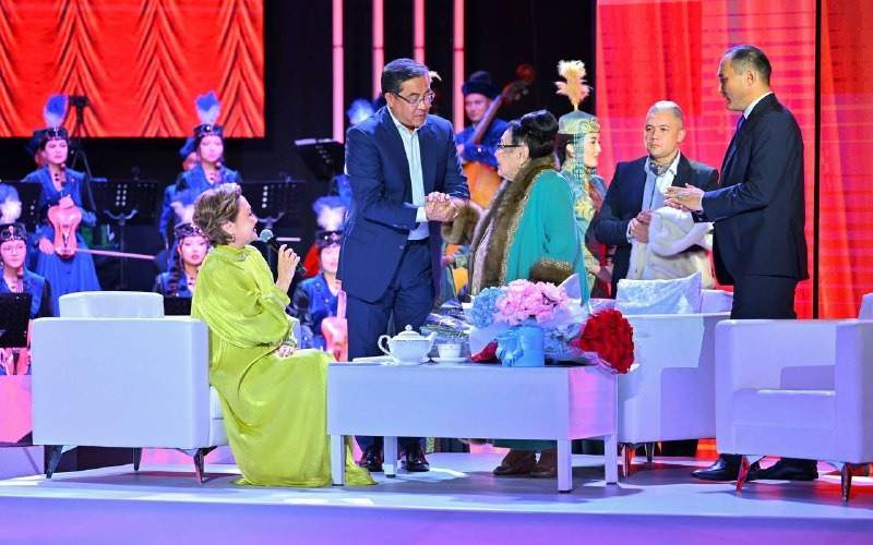 Бибигуль Тулегенова Бибигуль Тулегенова