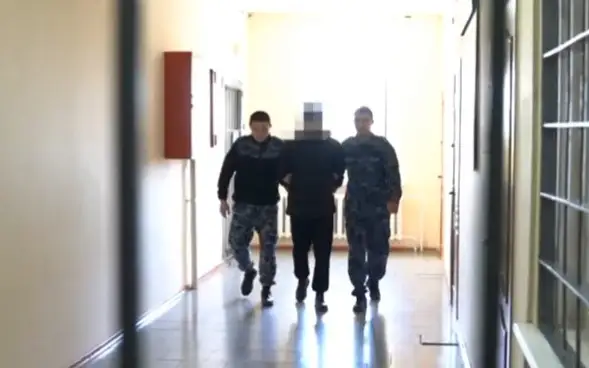 Қолға түсті