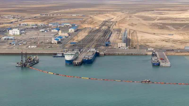 Олжас Бектенов ознакомился с развитием портов Актау, Курык