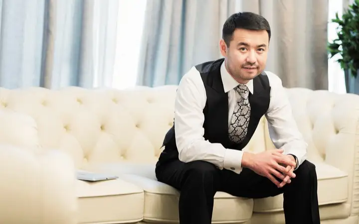 Oljas Toqtarov