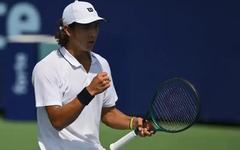 Amir Omarkhanov of Kazakhstan propels to J500 Osaka quartefinal in Japan