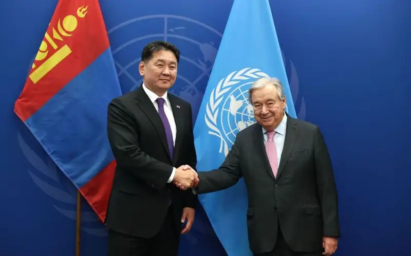  Khurelsukh Ukhnaa and António Guterres