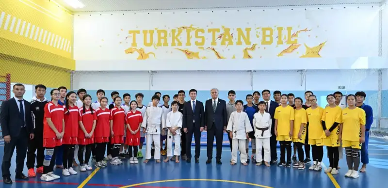 Президент ознакомился с образовательным процессом в лицее-интернате «Білім-Инновация»**