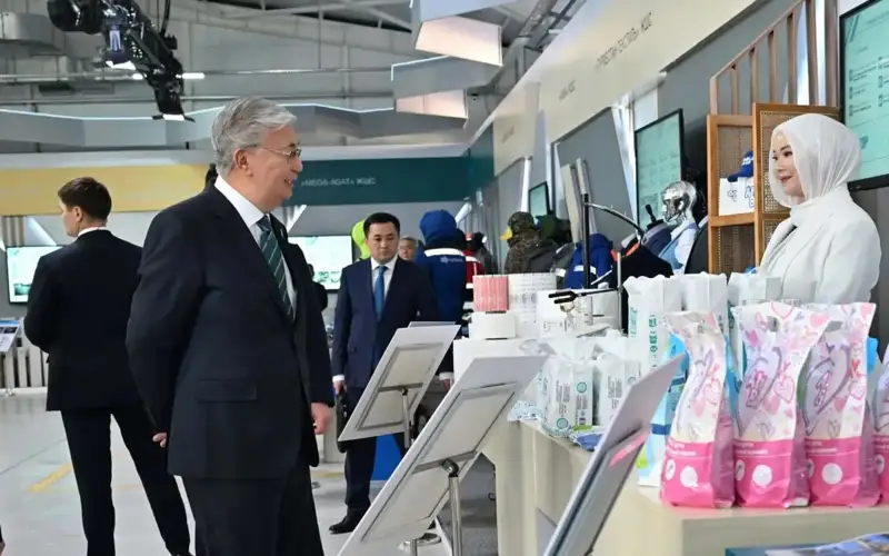 President Tokayev visits SPK Turkistan industrial park 