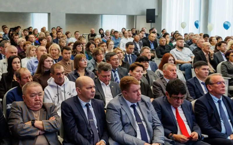 В области Абай отметили День работников атомной отрасли 