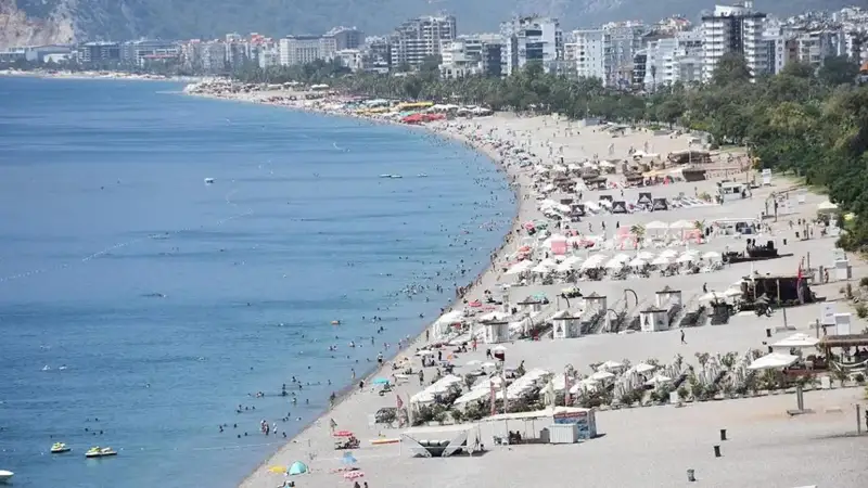Kazakhstanis keep traveling to Türkiye despite rising costs