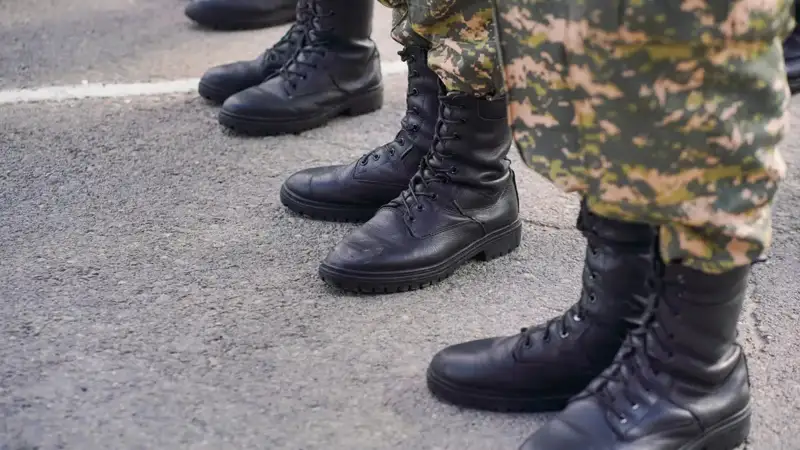 военнослужащий