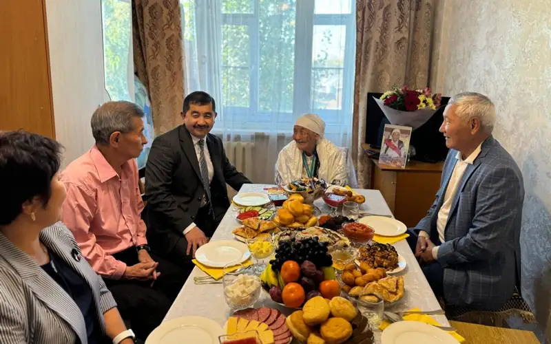 920 человек, старше 90 лет, проживают в ВКО