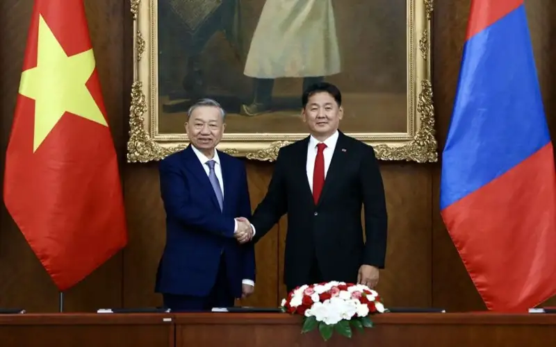 Presidents of Mongolia and Vietnam hold official talks