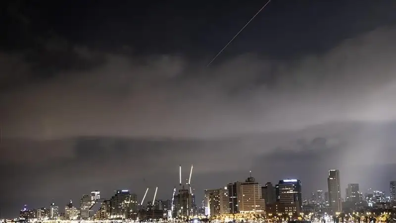 удар Ирана баллистическими ракетами по территории Израиля