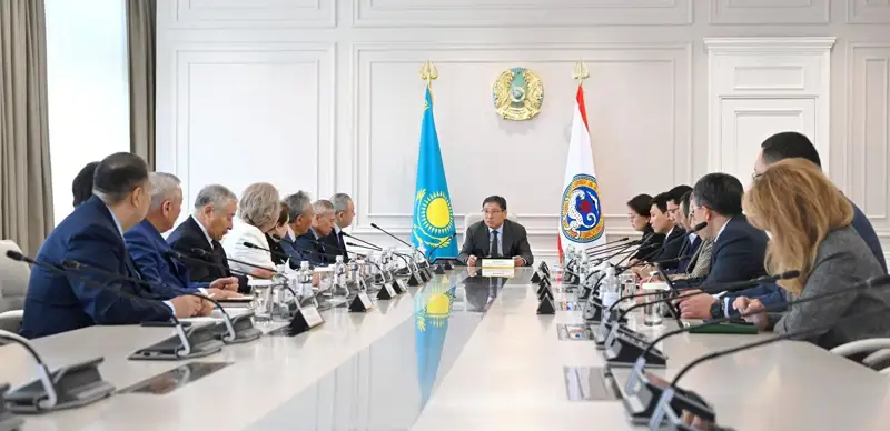 Almaty ákimi Belsendi uzaq ómir súrý ortalyqtarynyń sanyn kóbeıtýdi tapsyrdy