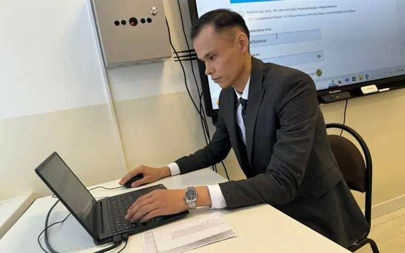 Как в Астане работают учителя с инвалидностью Как в Астане работают учителя с инвалидностью