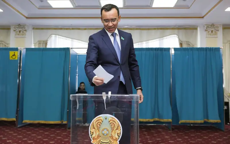 Маулен Ашимбаев