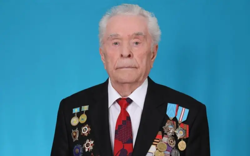 В ЗКО «Халық қаһарманы» проголосовал на дому