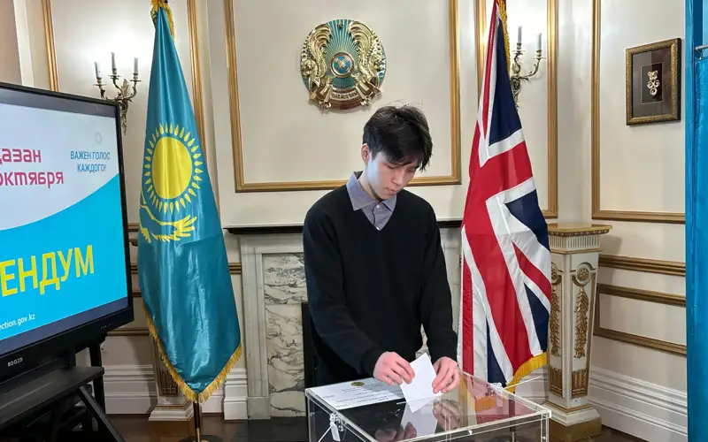 Участок для голосования на референдуме открылся в Лондоне