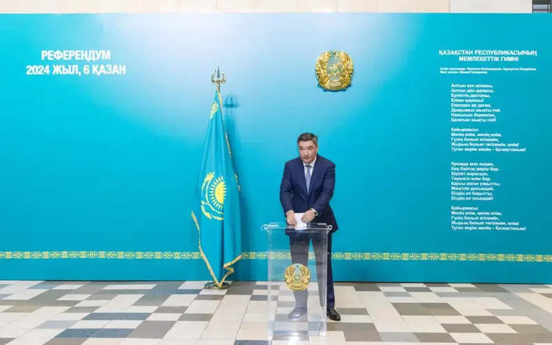 Премьер-министр Олжас Бектенов проголосовал на референдуме по вопросу строительства АЭС