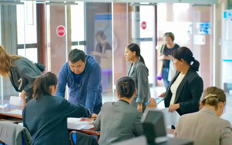 Референдум: Туркий Давлатлар Ташкилоти кузатувчилари тасодифий танланган 17 та сайлов участкасига ташриф буюришди