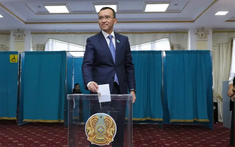 Маулен Ашимбаев