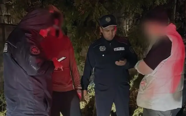 Almatyda esirtki jarnamasyn úı qasbetterine salǵan kúdikti ustaldy