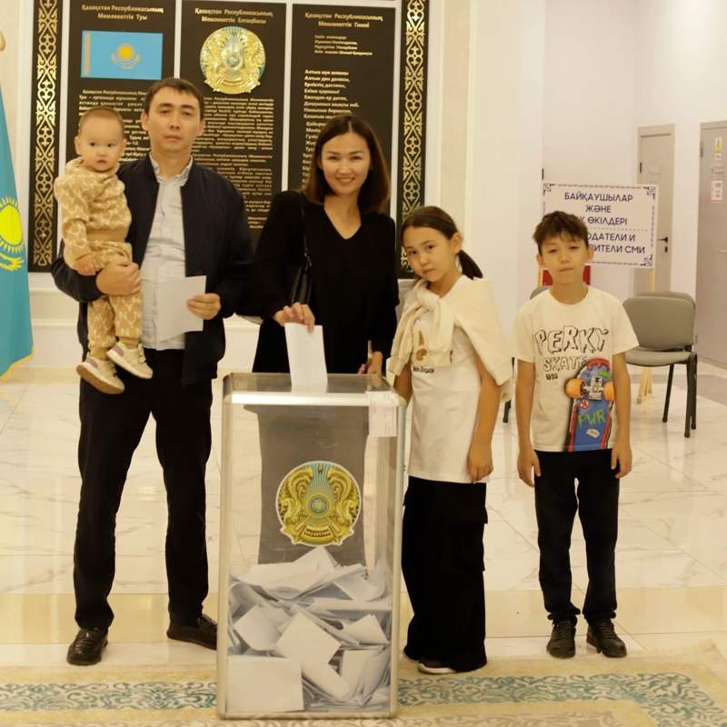 семья голосует на референдуме по АЭС семья голосует на референдуме по АЭС