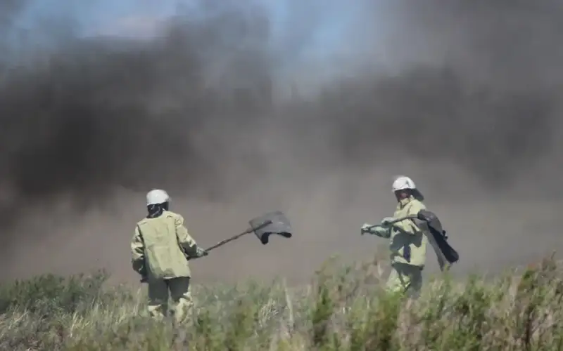 Chingis Arinov: Firefighting efforts underway to extinguish fires in Bayanaul