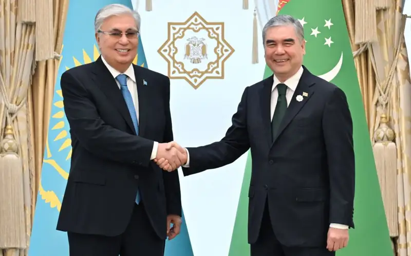 Kassym-Jomart Tokayev meets Gurbanguly Berdimuhamedov in Ashgabat