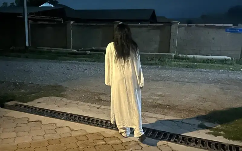 Шымкентте шашын жайған келіншек 11 адамды өлтірді - фейк