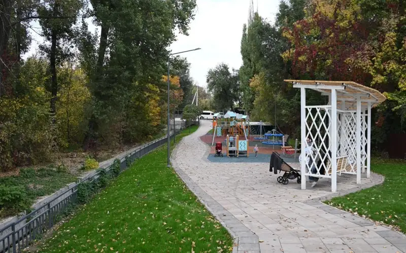 Алматыда қараусыз қалған учаскелерде жаңа демалыс орындары пайда болды