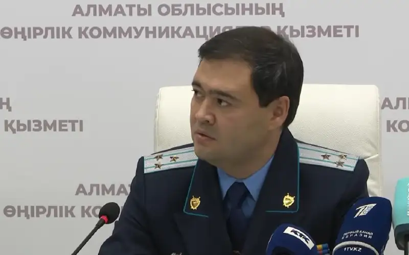 Берик Адамов 