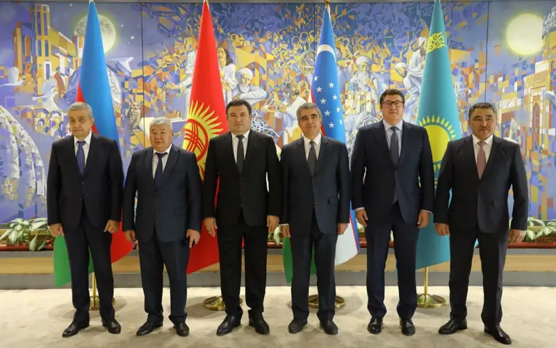 úsh eldiń mınıstrleri
