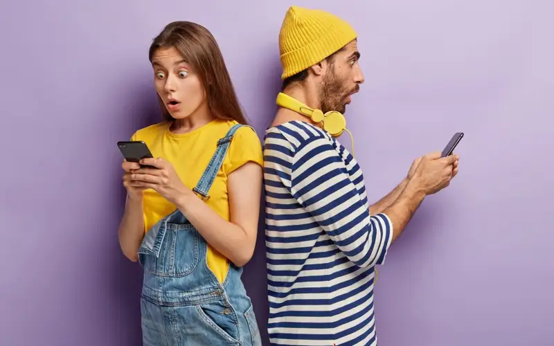 лишились свободы за распространение интимных фото супругов 