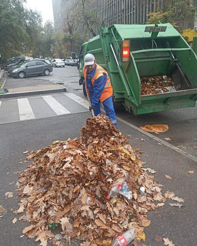 Almatynyń kommýnaldyq qyzmetteri kúsheıtilgen rejımge kóshti