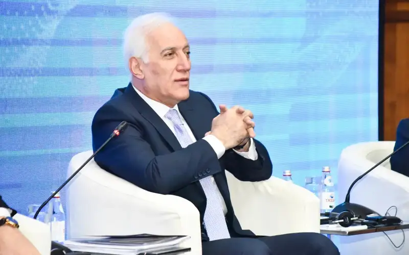 Speaking native language at official meetings highlights our independence – President of Armenia