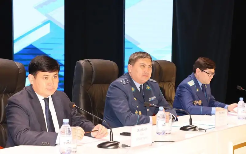 Туркестанские полицейские встречаются с молодежью для профилактики преступлений