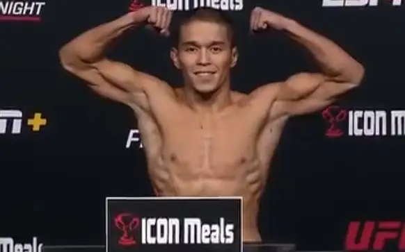 UFC: Асу Алмабаев жекпе-жек алдында салмақ өлшеді