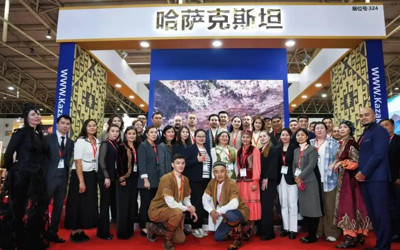 哈萨克斯坦亮相中国出境旅游交易会 打造国际旅游新亮点