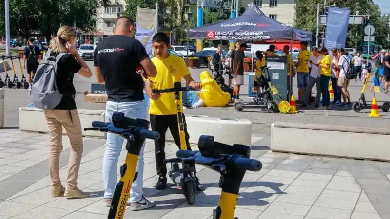 самокатчики