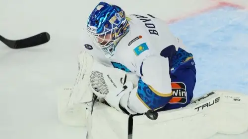 «Барыс» проиграл «Локомотиву» при новом главном тренере 