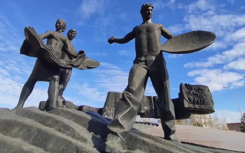 Покорители Целины в Костанае — почему монумент привлекает внимание иностранцев