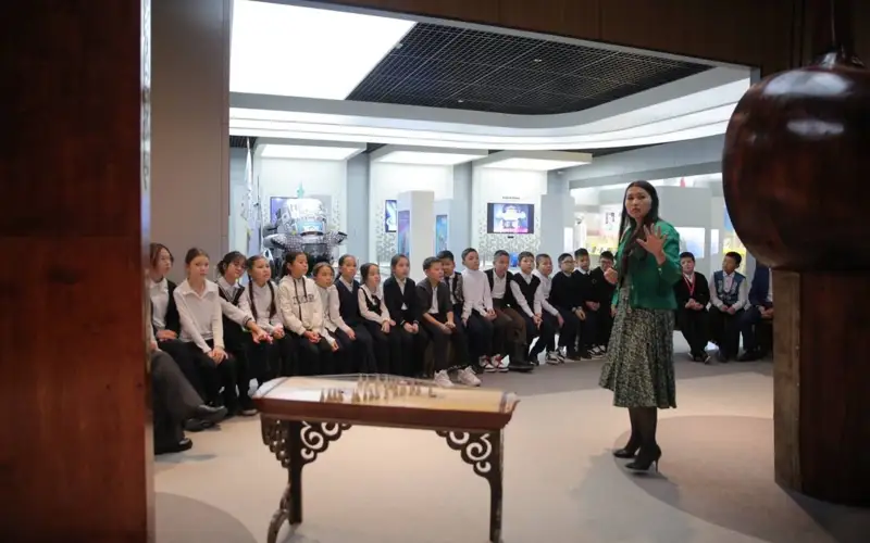 Президентский центр УДП РК провел выездное музейное занятие в одной из столичных гимназий