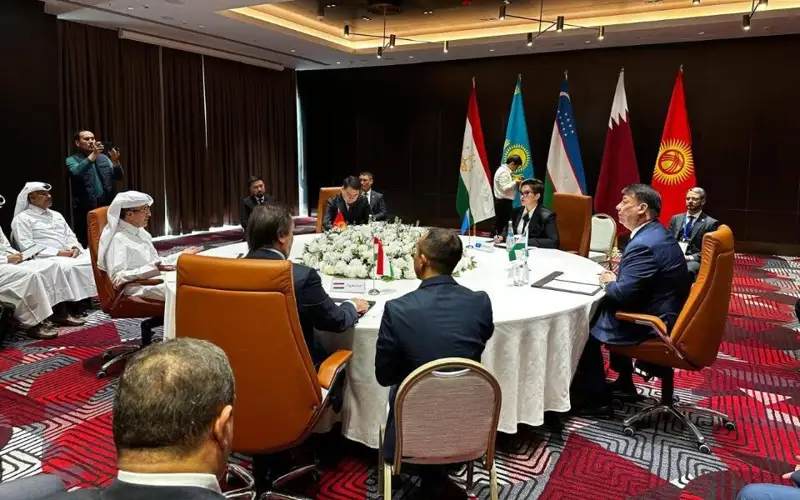 Главы авиационных властей ЦА и Катара 