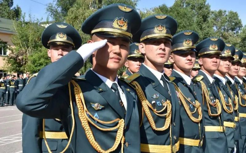 Әскери қызметші