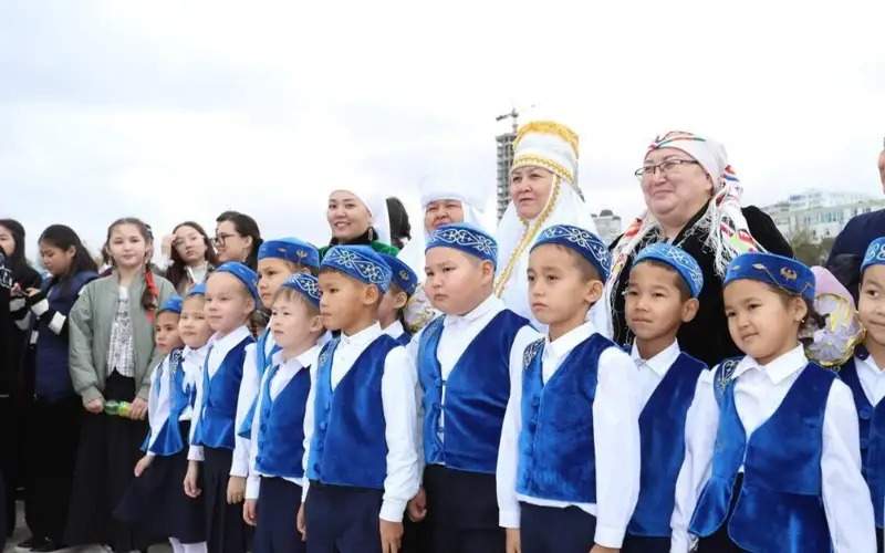 Aktau holds national dress parade Aktau holds national dress parade