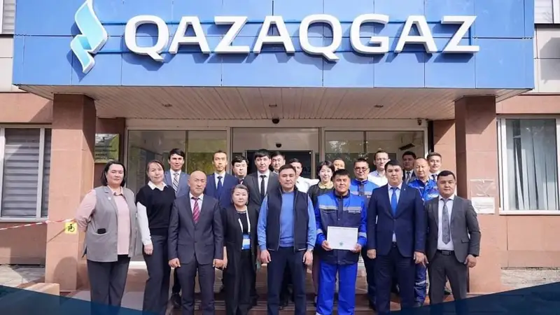 Shymkentte dánekerleýshi bir otbasyn ólimnen qutqaryp qaldy