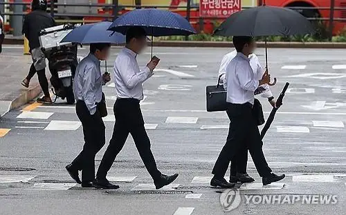 Number of regular workers falls for first time in 3 yrs in South Korea in 2024 