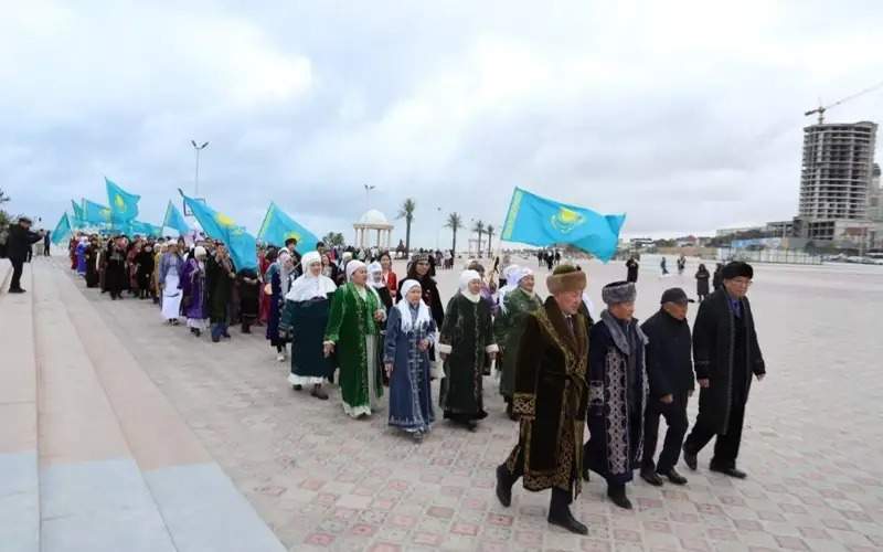Aktau holds national dress parade Aktau holds national dress parade