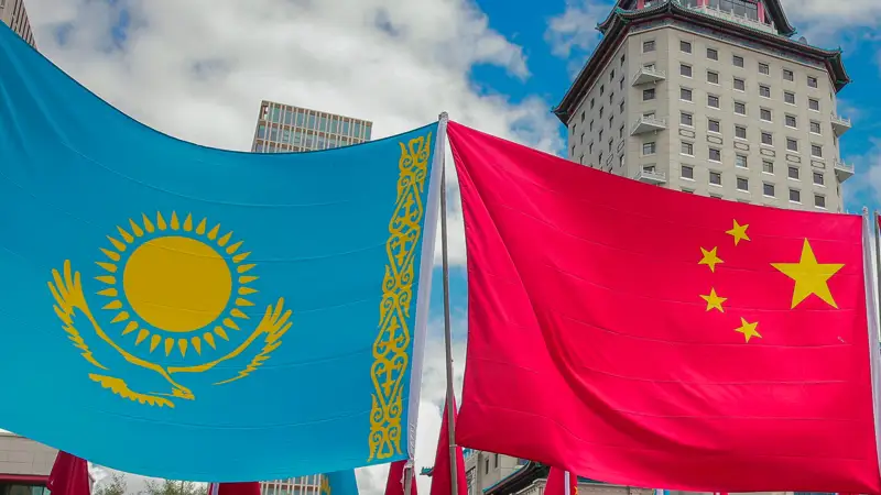 Казахстан и Китай, флаги, Қазақстан және Қытай, ту