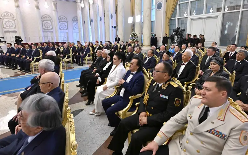 церемонии вручения государственных наград по случаю Дня Республики