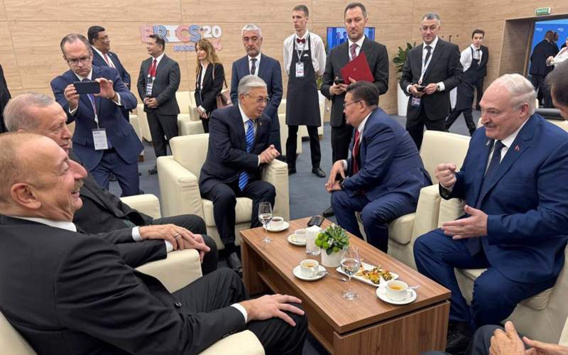 Президент Казахстана провел ряд бесед с участниками саммита &laquo;БРИКС плюс&raquo;