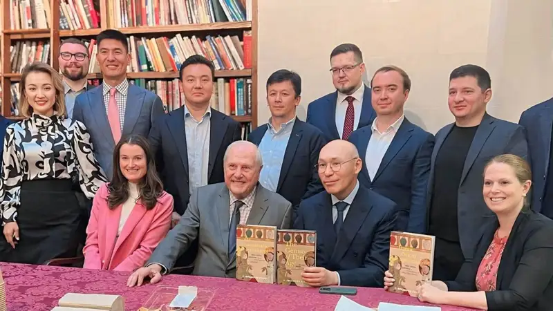 «Óz zamanynyń genııleri. Inbn Sına, Bırýnı jáne umytylǵan ulylyq» kitaby